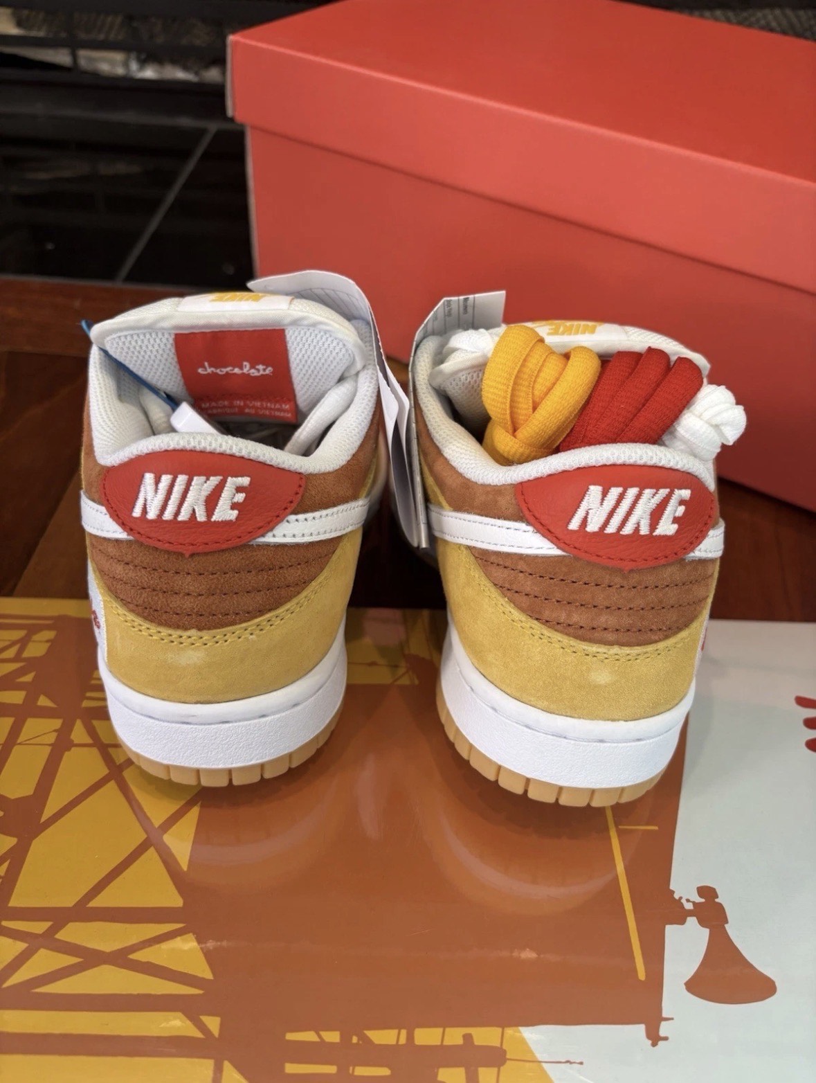 Nike SB Dunk Low Chocolate Skateboard Suns 1/30 numbered